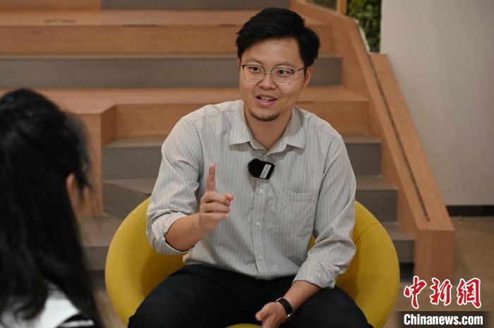 "90后"港青蔡展鹏广州逐梦:创业"小白"变身创业导师