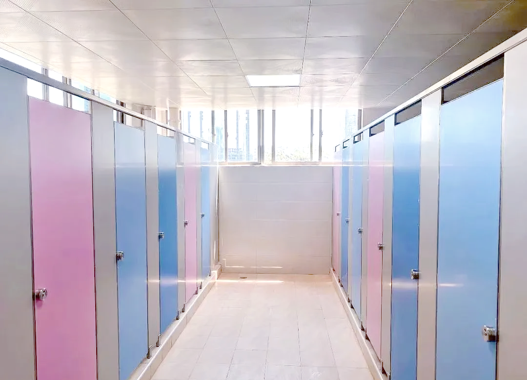 校园卫生间焕然一新,细微之处彰显文化与用心