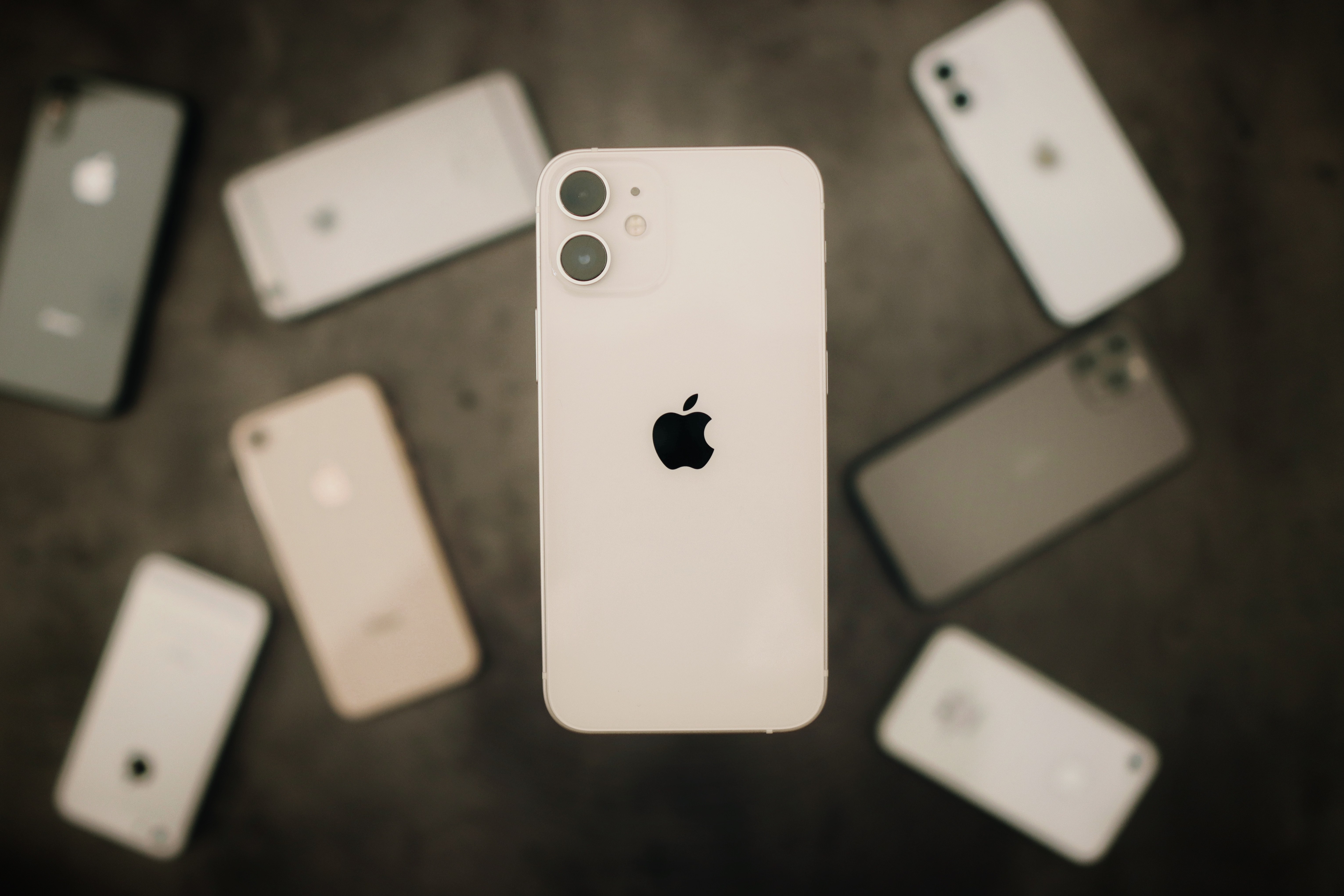 "最轻便5g手机" iphone 12 mini,真实5g体验却是灾难