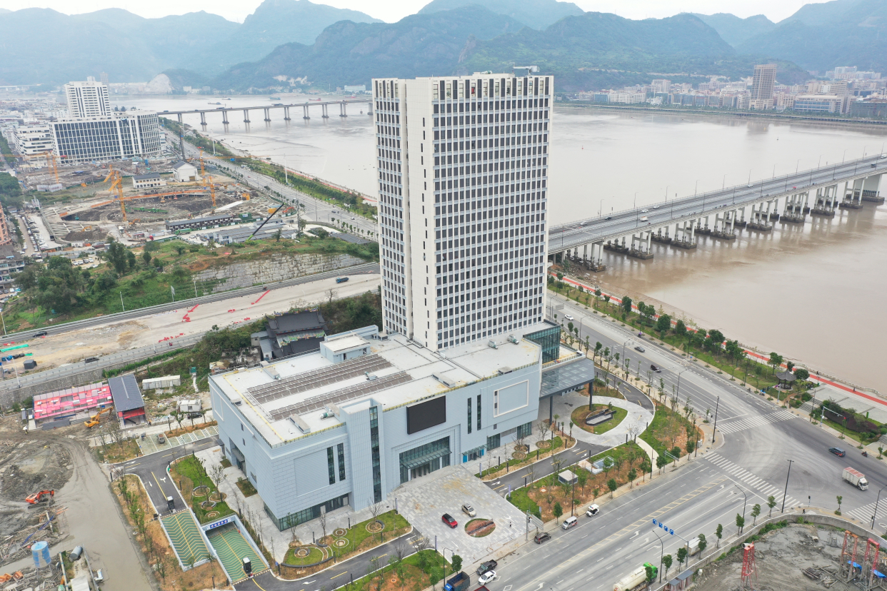 请点击温州号"鹿城融媒体中心" 文成屋顶分布式光伏助力能耗"双控" 在