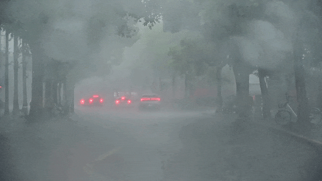 风雨交加,六字口诀教你安全行车-有驾 风雨交加,六字口诀教你安全行车-有驾