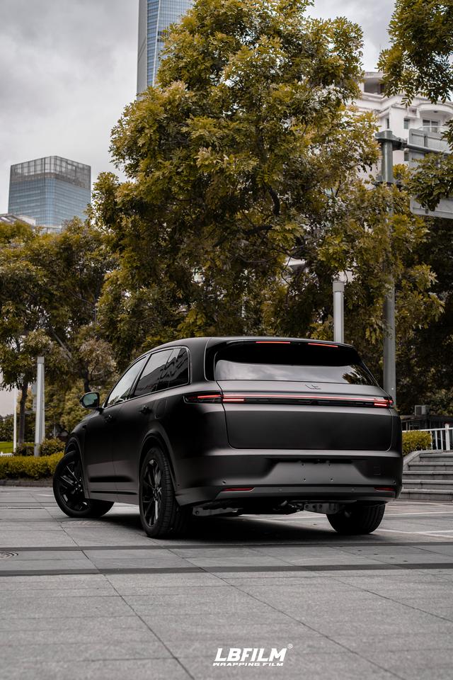 这是黑化后的理想l9,黑武士yyds lb改色膜