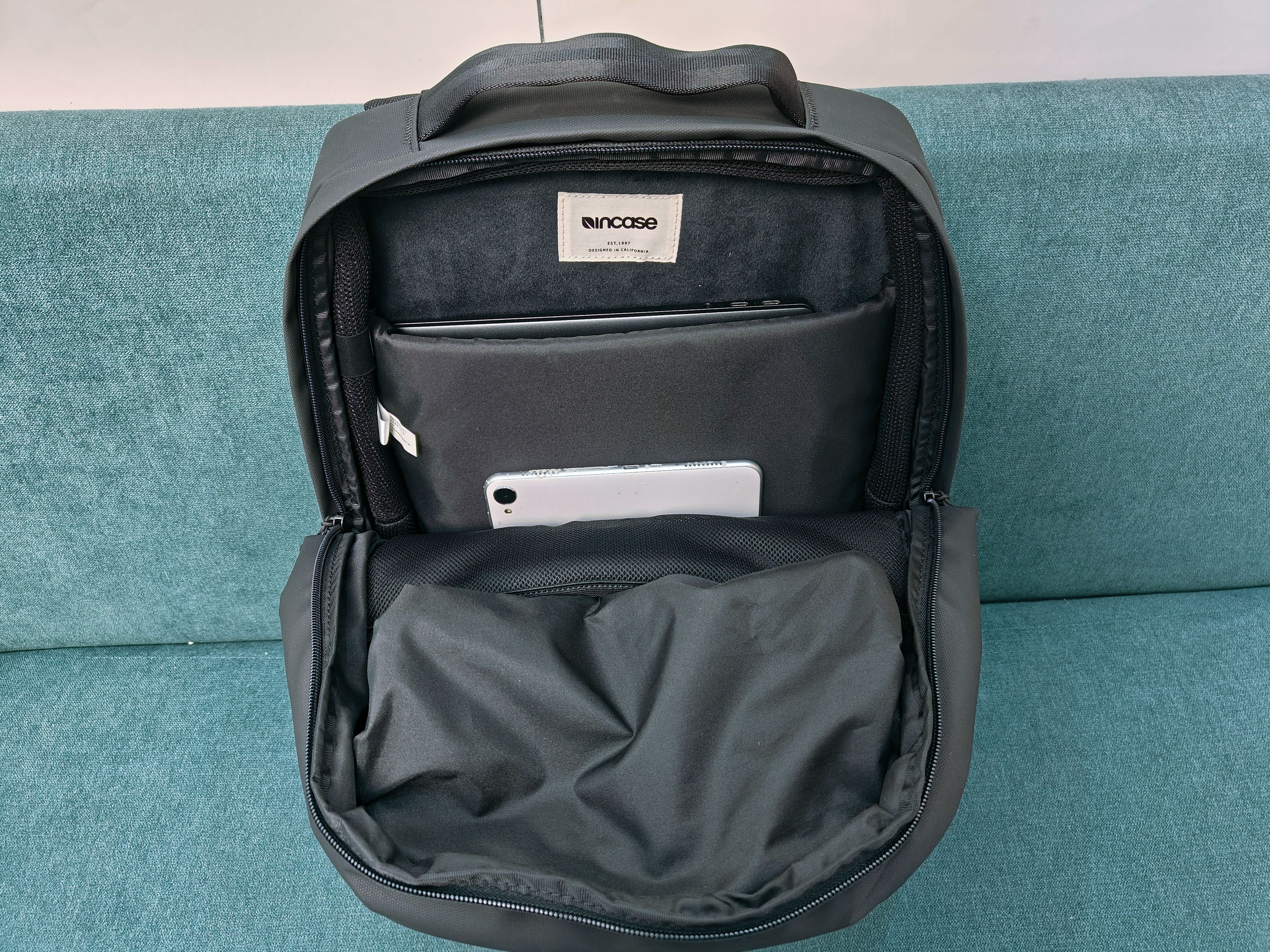 incasecity通勤包:兼顾设计感和实用性,你的通勤背包首选