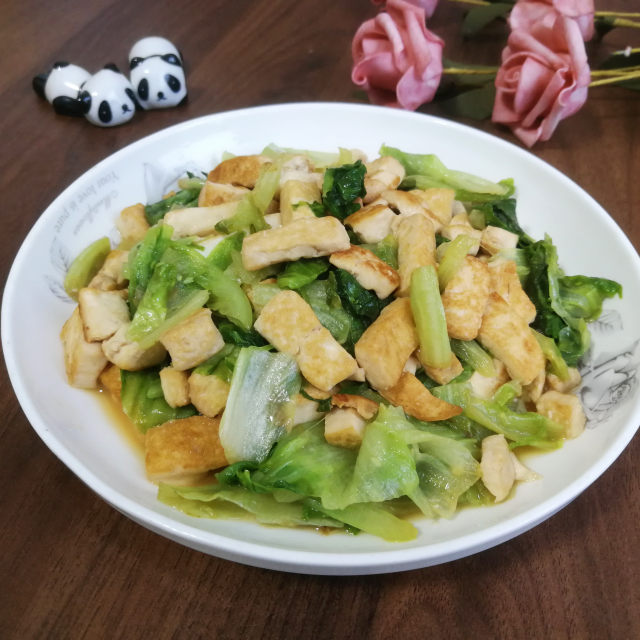 生菜烧豆腐,鲜嫩爽脆,家常小菜