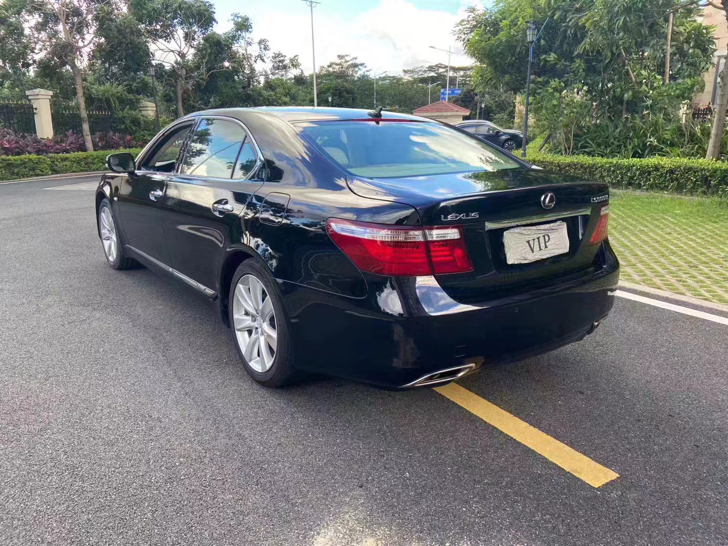 12年雷克萨斯ls600hl全款21.5万,外观,内饰,性能,配置详解