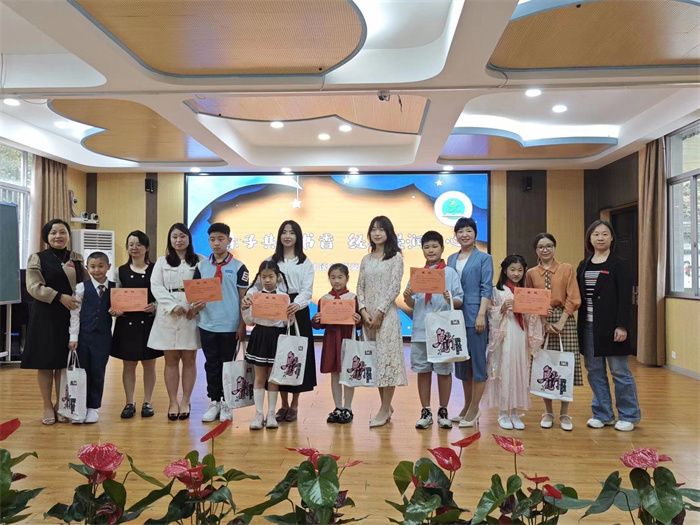 福州市施程小学:家长进课堂 家校携手共育成长