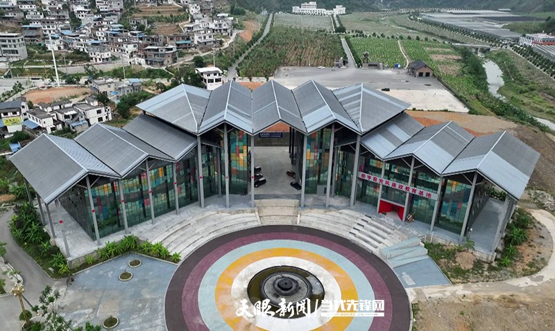 册亨县高洛街道:筑巢引凤为搬迁群众谋就业