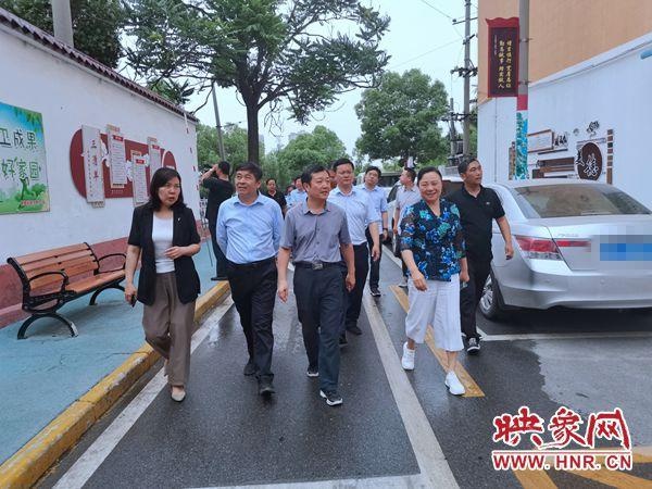 张富治深入南阳市宛城区仲景街道督导检查文明城市巩固提升工作