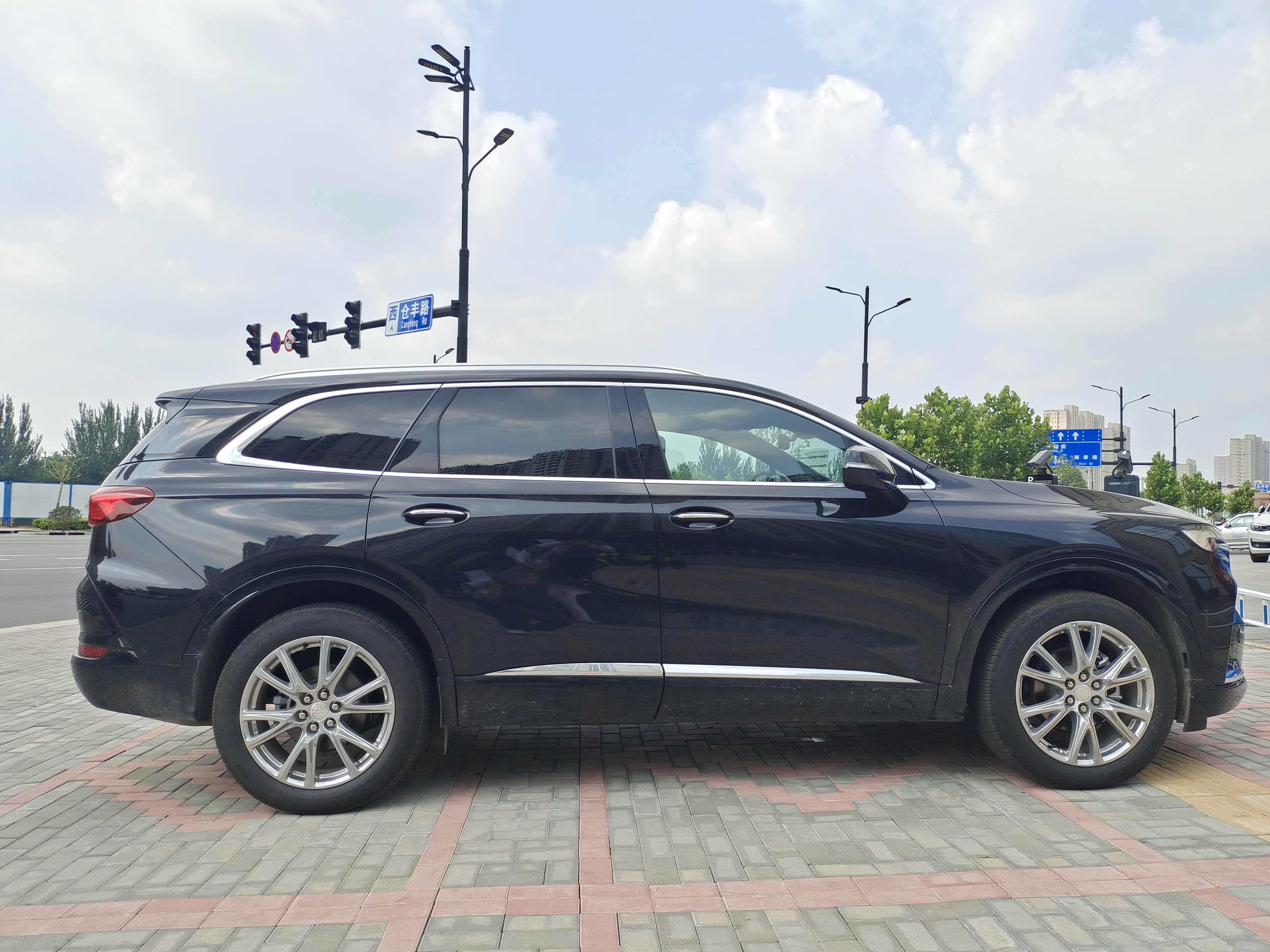 别克昂科旗六座四驱尊享旗舰版上市了