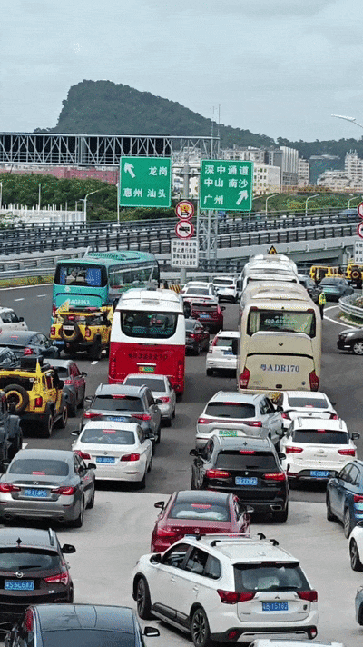 市民出行热情高涨深圳通道正式通车00:21作为连接珠江口东西岸的交通