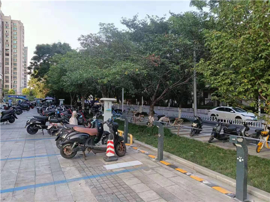 白杨街道电动自行车充电桩全面升级 智能安全还是"高颜值"
