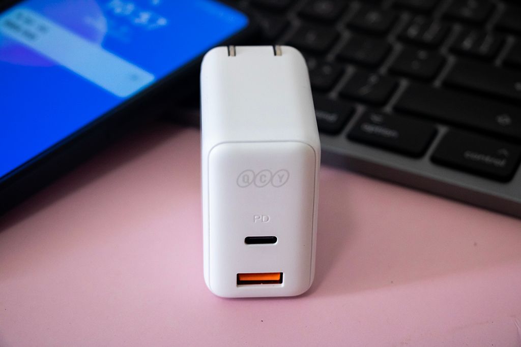 出门快充神器,qcy 40w氮化镓双口充电头让它快速满血