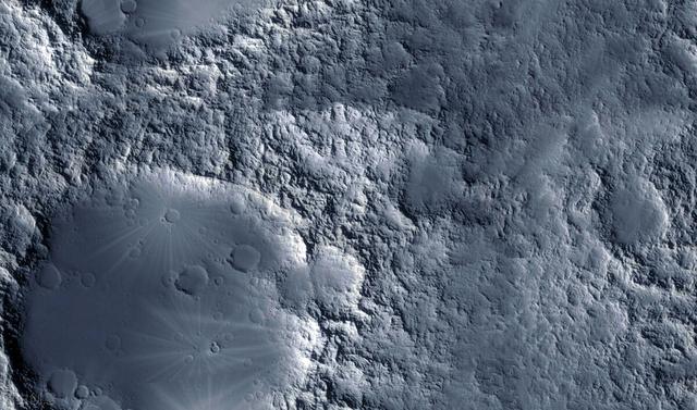 月球上的广寒宫,山脉雨海峡谷