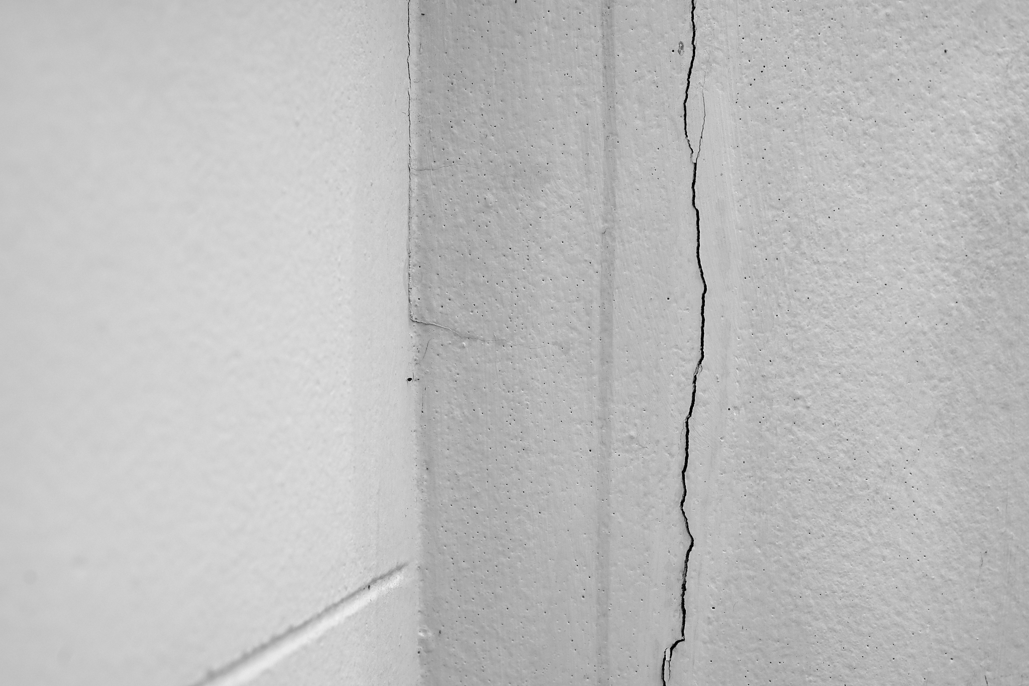 墙上瓷砖为什么会开裂?墙体瓷砖开裂怎么修复