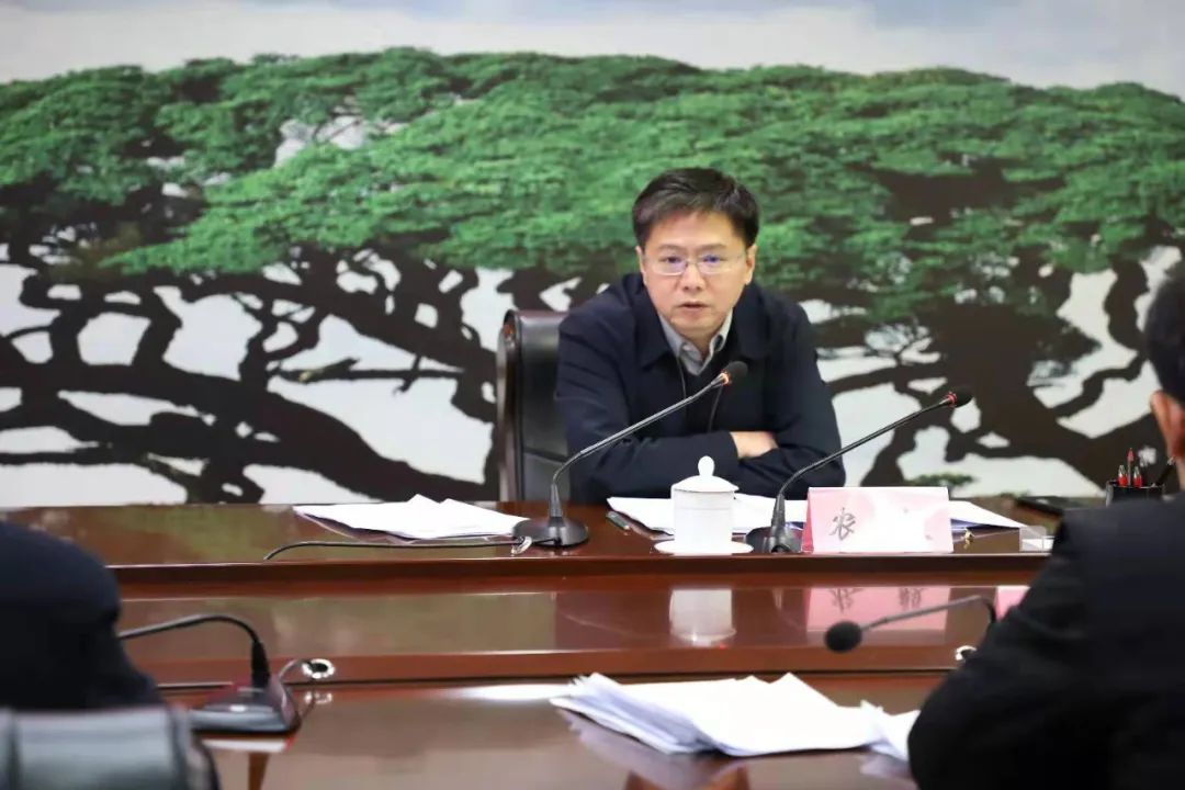 农毅主持召开三江口新区管理体制机制改革创新工作调研座谈会