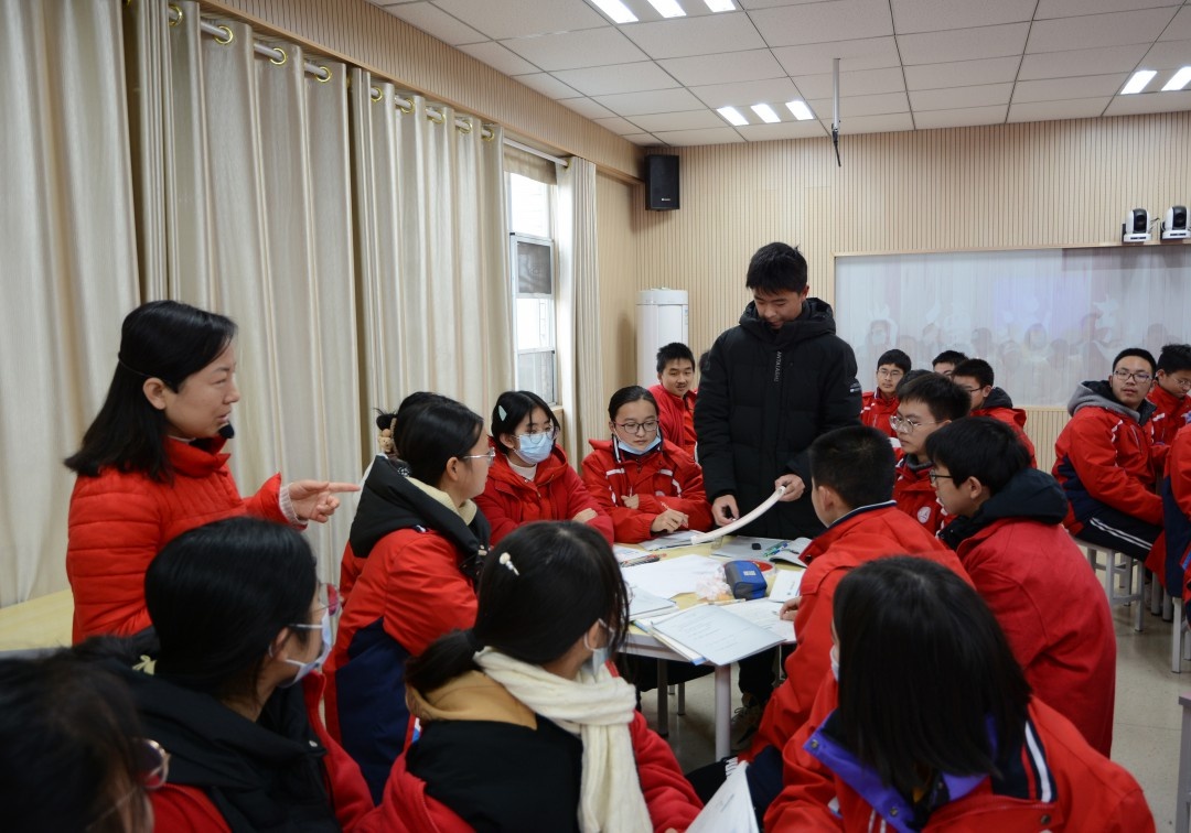 京山一中举办首期"教师大讲堂"活动