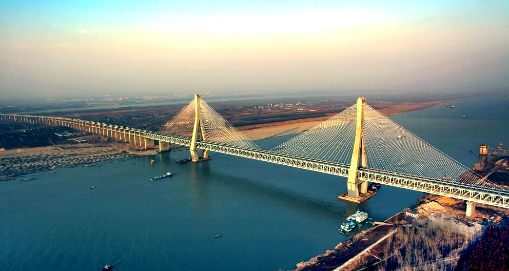 探秘武汉天兴洲长江大桥:四项世界第一的背后秘密