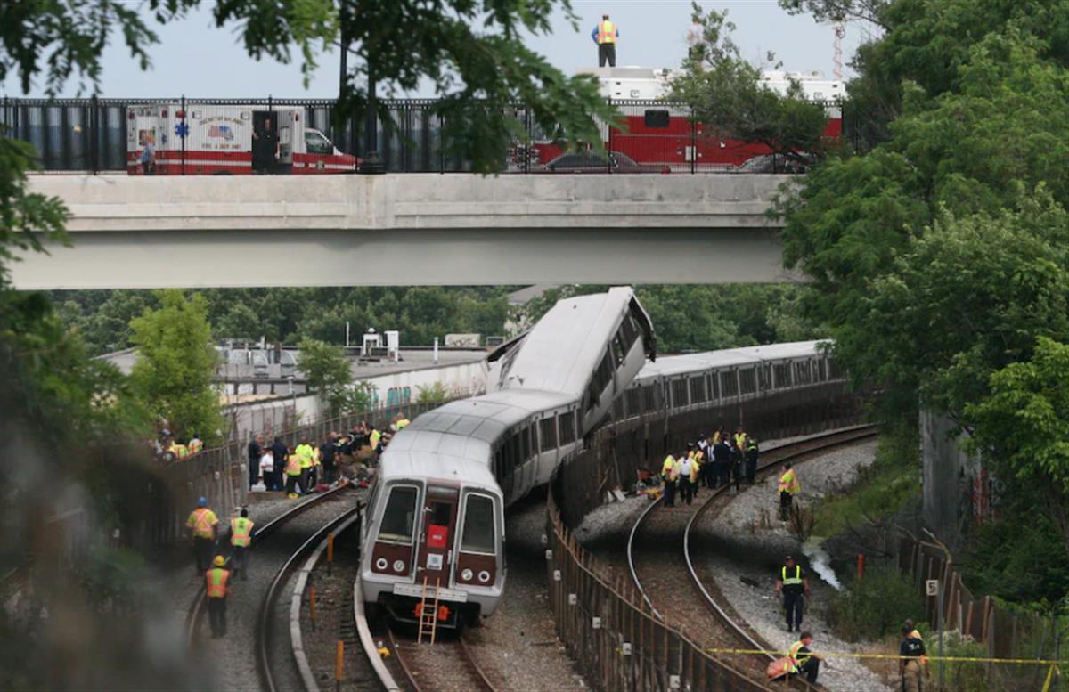 美國列車被曝設計缺陷,華盛頓地鐵一天脫軌3次,700多節車廂停運引發