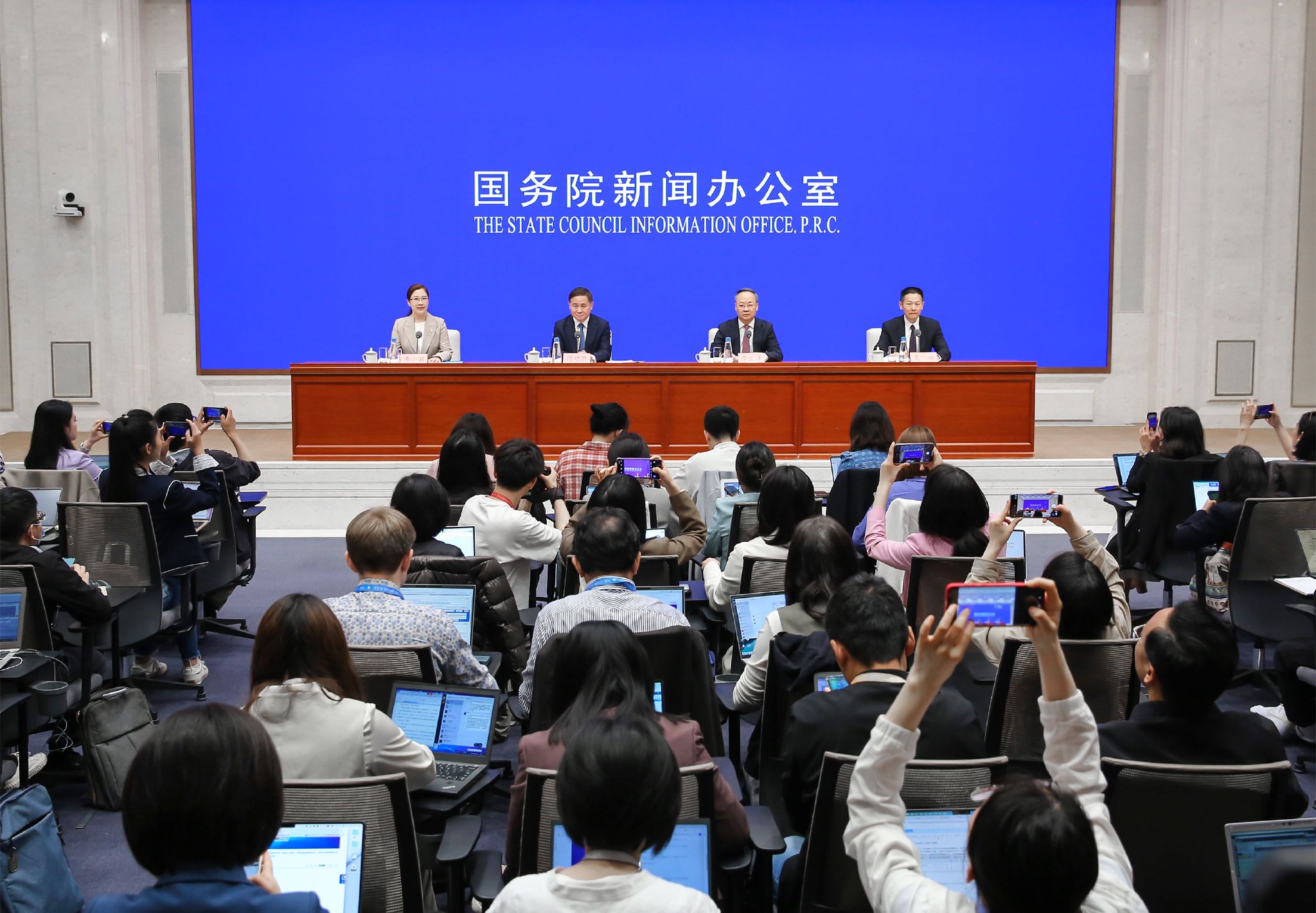 哪里能看到最新的金融新闻(哪里能看到最新的金融新闻报道)