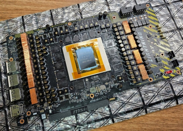 微星旗舰卡皇！RTX 5090 Lightning Z曝光：双12V-2×6接口、40相供电