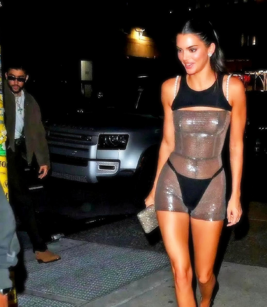 如果内地有女明星敢穿这样的衣服,她肯定会成为热度榜上的第一名.