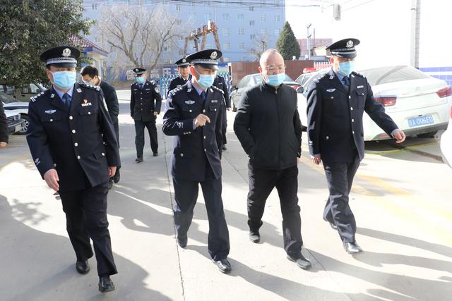 沙伟伟慰问澄城公安战线"突出贡献拔尖人才"获得者杨彦军