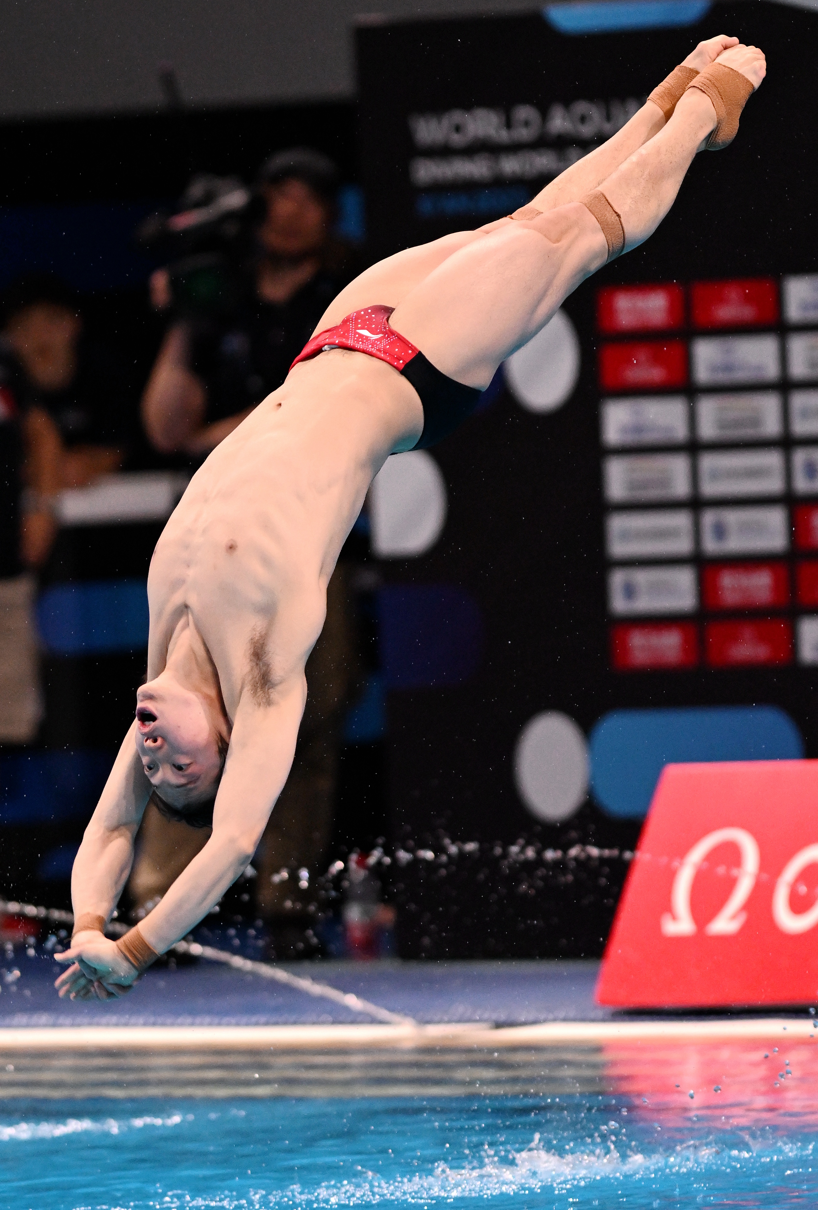 跳水——世界杯西安站:王宗源获男子3米板冠军