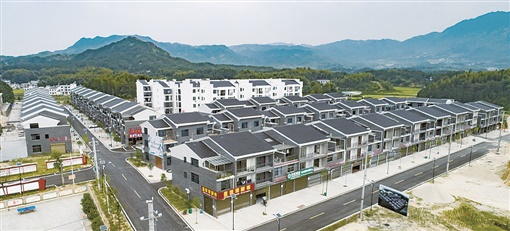 走进乡村看小康」美楼"砌"在湘鄂边——平江县上塔市镇得胜村见闻