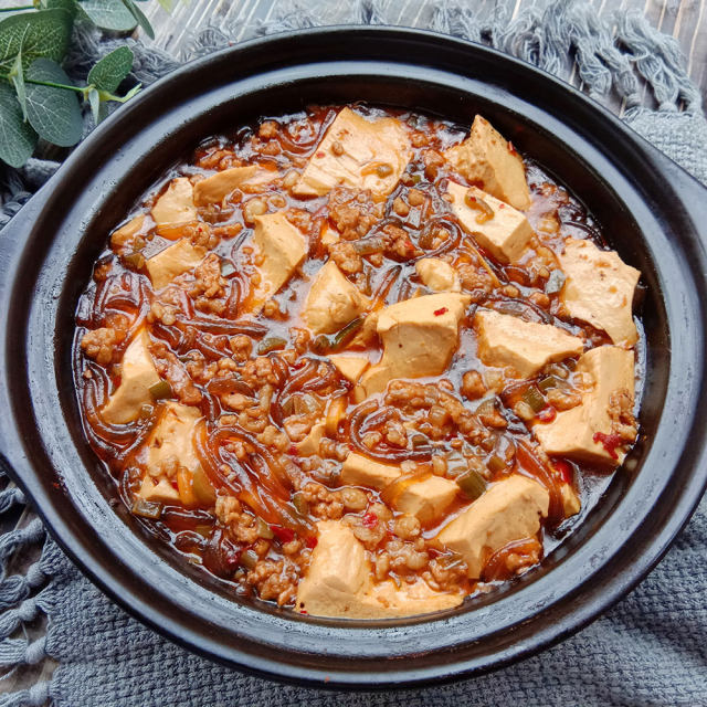 砂锅粉条炖豆腐,软嫩可口,美味下饭菜