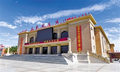 东风航天城里的东风礼堂.