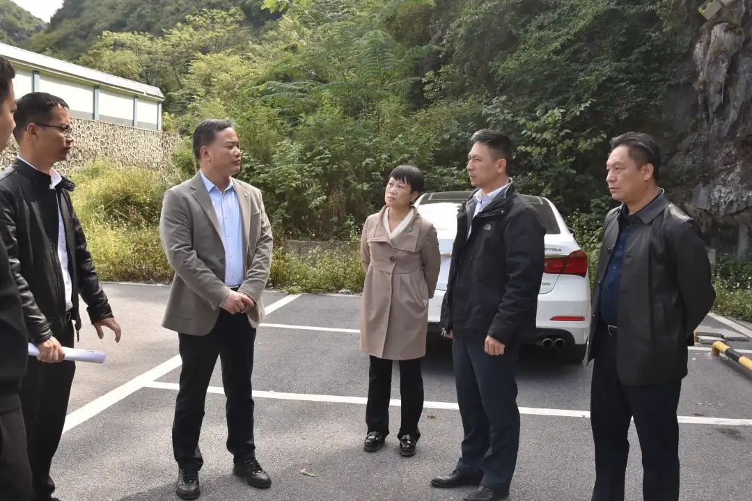 秀峰区委书记余捷走访调研辖区项目建设,城中村整治,移风易俗等工作