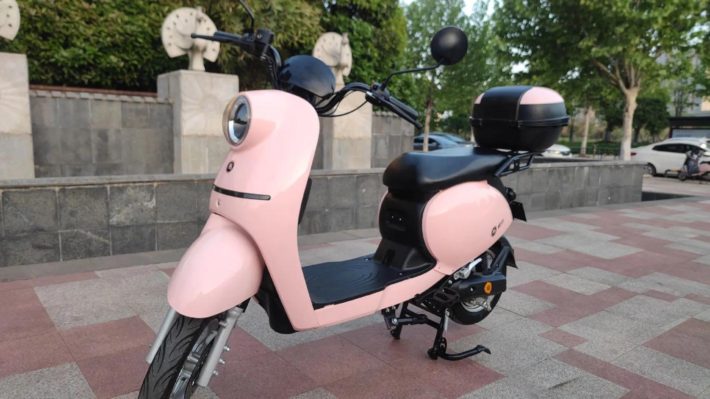 1,爱玛电动车tdr4135z的座垫规格为10x23,不仅外观美观,而且充满时尚