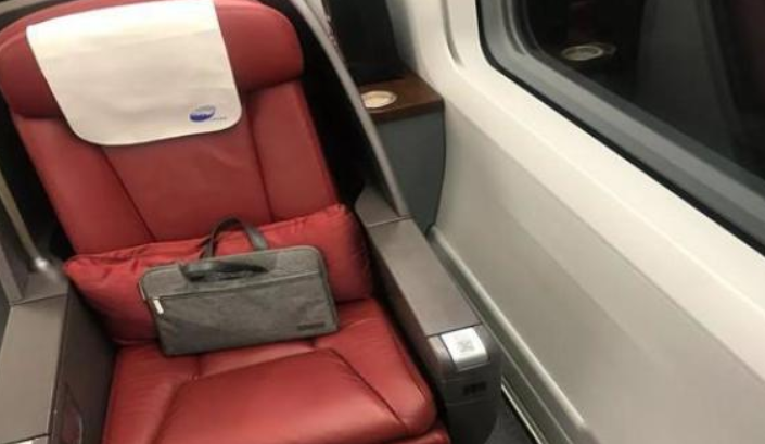 动车商务座应该怎么调座椅呢?