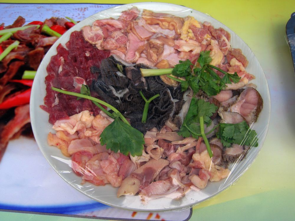 桂林牛八宝:一碗火锅,八种风味