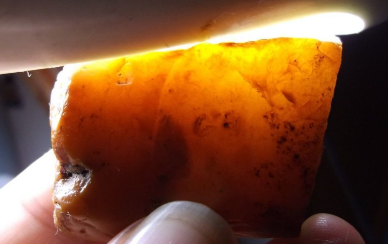 黄蜡石原石鉴定