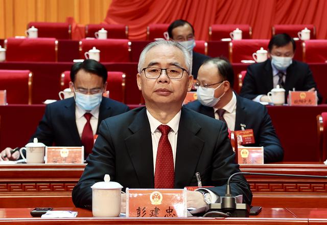 快讯|彭建忠当选为市七届人大常委会主任 陈竞当选为市人民政府市长