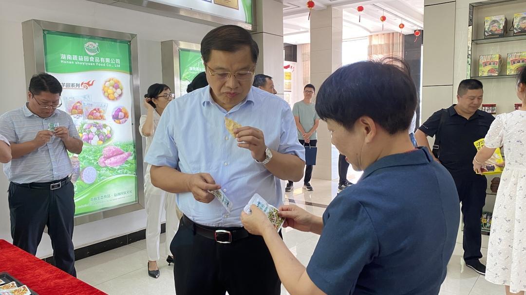 欧阳煌到江永开展走访调研