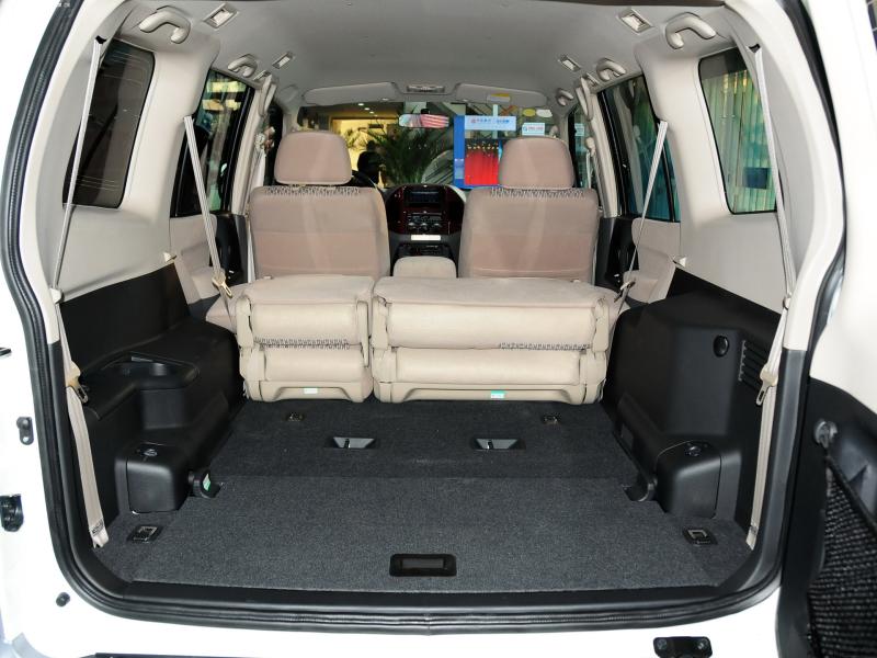 如何从车内打开帕杰罗的后备箱?