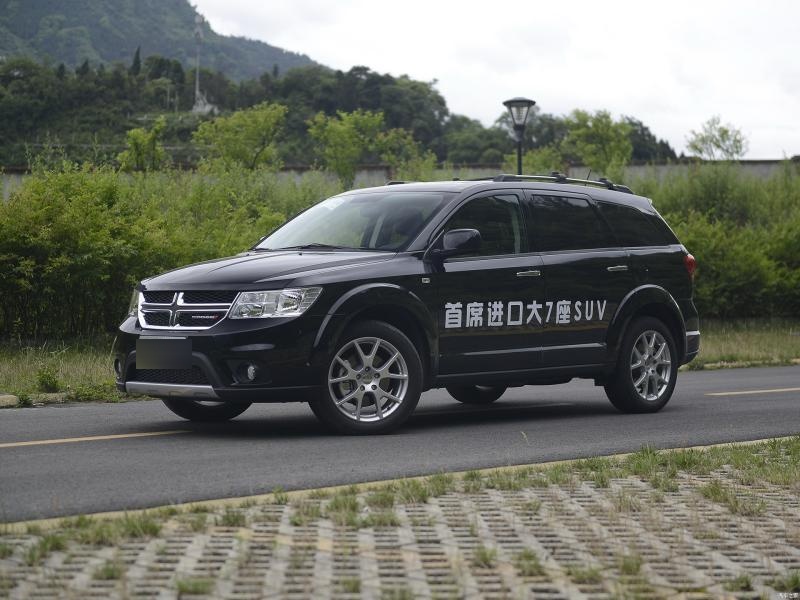 车标是十字又不像林肯,和林肯标志很像的是什么车