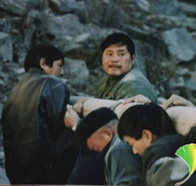 张荣锁:倾家荡产为村民修路,路通村富后,反因"贪"被村民举报