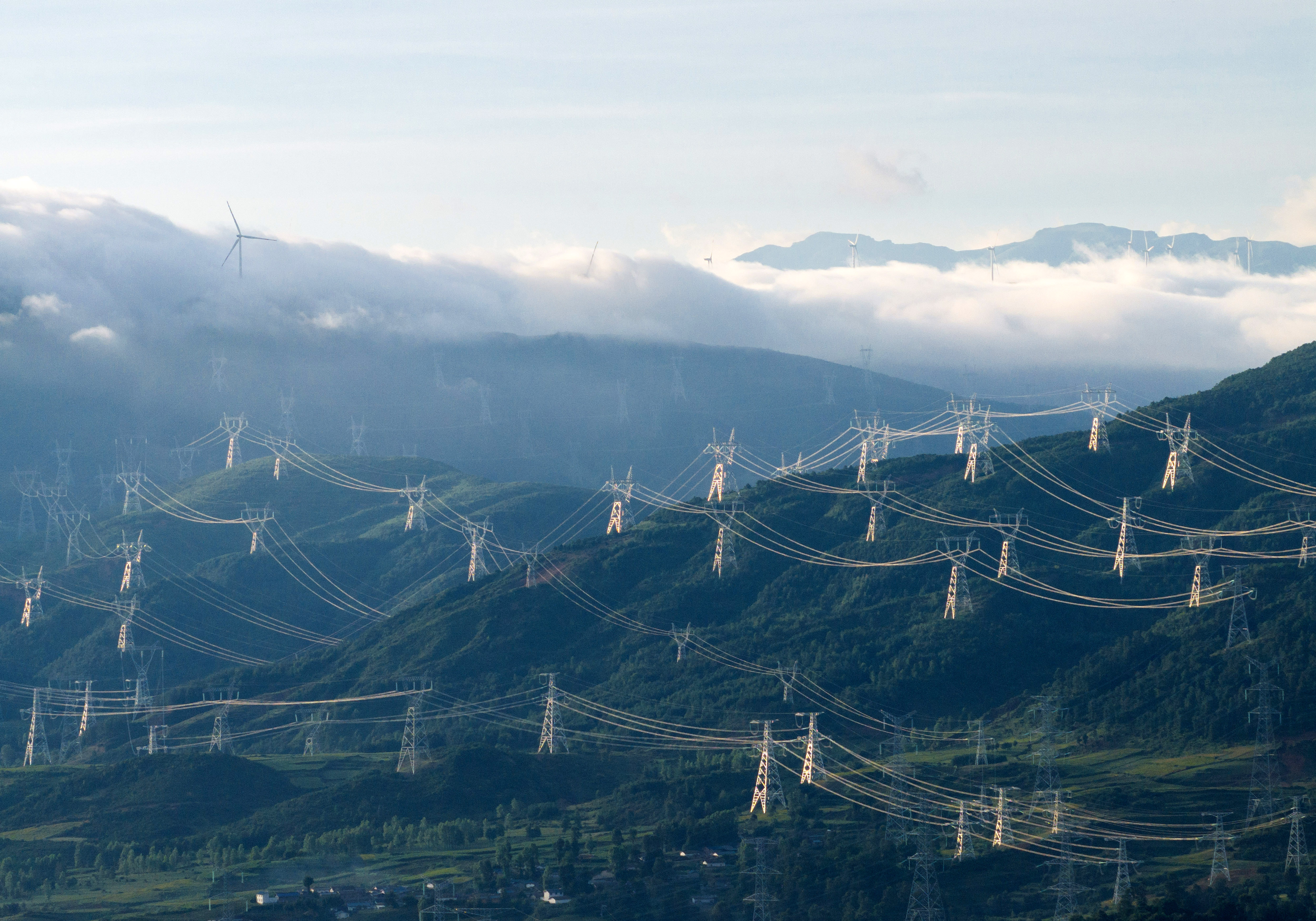 布拖换流站首次达到1600万千瓦满功率运行状态