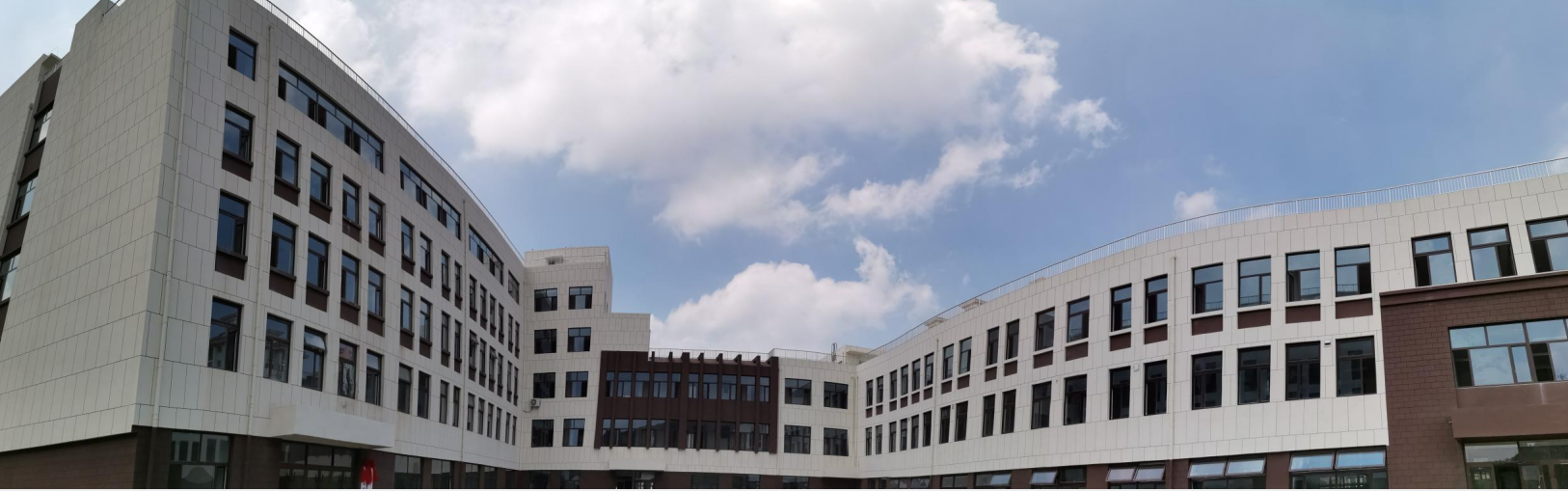 烟台傅家中学(烟台港城中学傅家校区)举行揭牌仪式