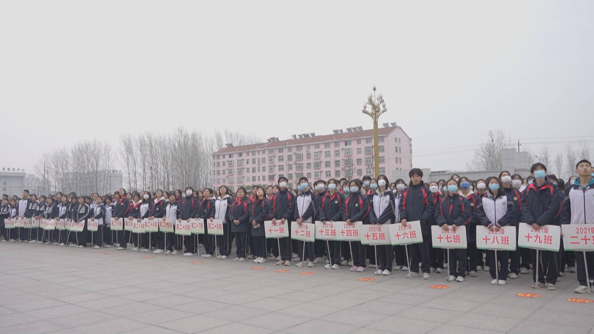 成武二中全国劳模进校园宣讲活动举行