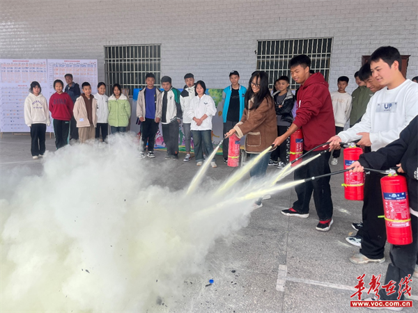 里耶民族中学:应急演练始于心 防患未然始于行