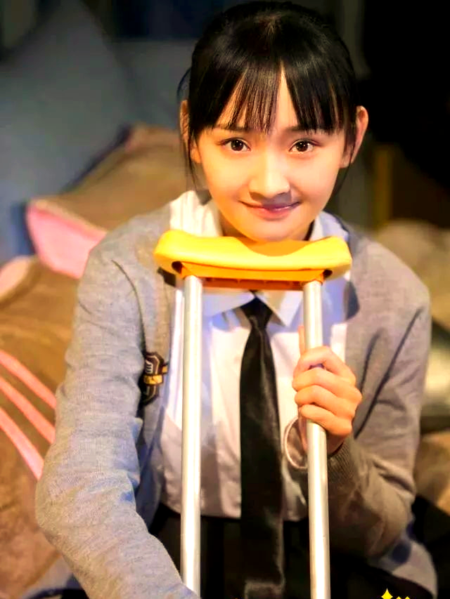 梁宝羚:从《同学两亿岁》到多元角色的蜕变