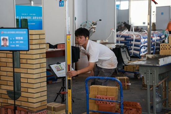 强国"练兵场" 第二届全国技能大赛透视与观察