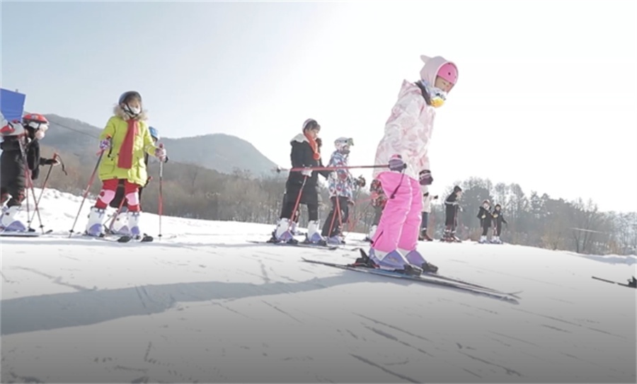 冰雪嘉年华 欢乐满校园