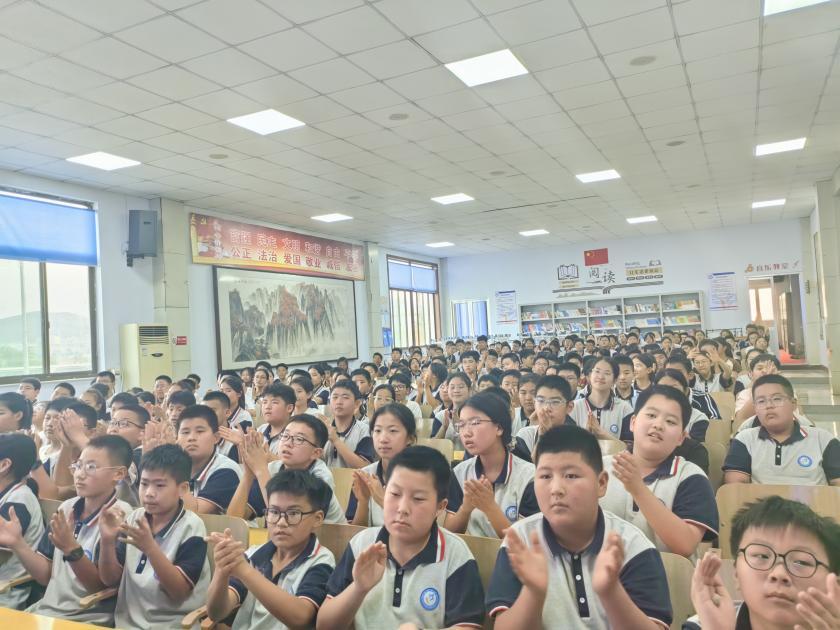 健康成长——淄明律所郎先勇律师走进淄博和平学校开展民法典讲座