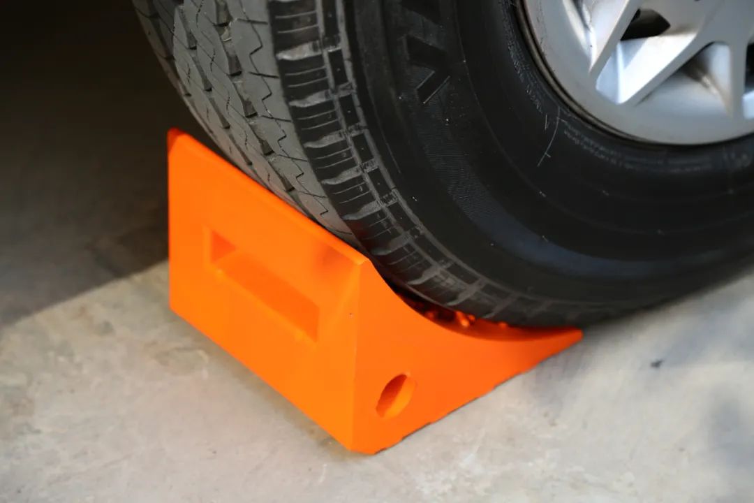 防溜车神器 道明停车楔