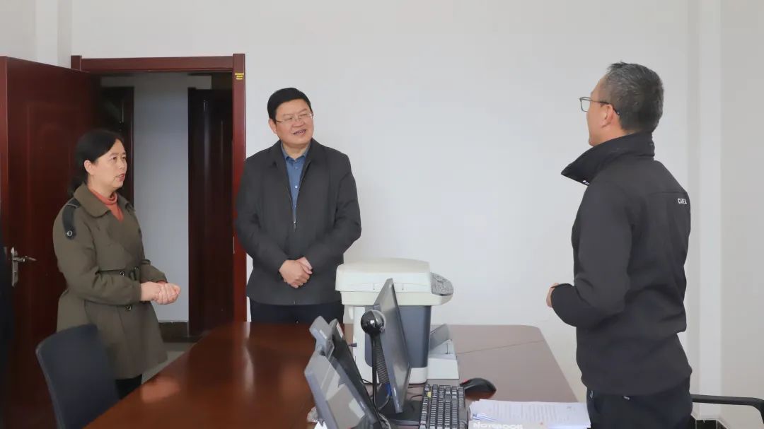 县人大常委会主任刘倡清调研渭源法院工作